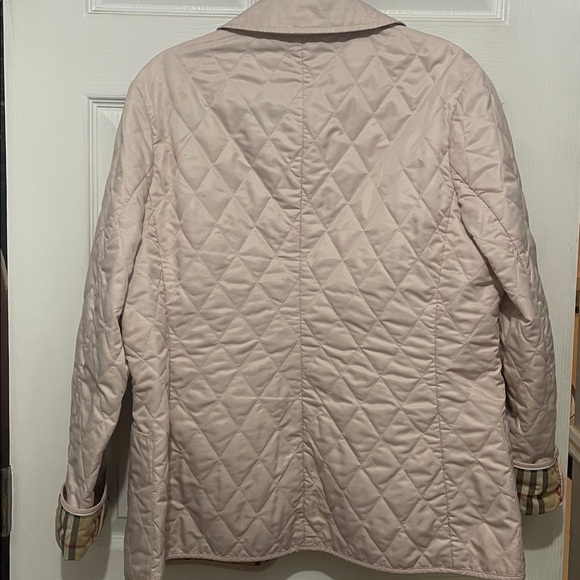 Burberry Blush Quilted Jacket with Check Lining - Picture 7 of 9